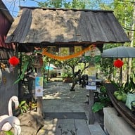 โพเมโล่ คาเฟ่’