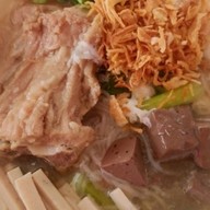 ก๋วยจั๊บญวนไทอุบล & อาหารตามสั่ง