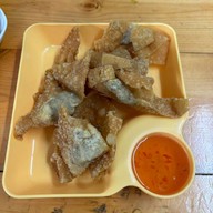 ก๋วยเตี๋ยวลูกชิ้นปลาเยาวราช By เจ๊จ๋า ท่าเรือ