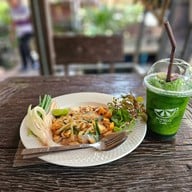 โพเมโล่ คาเฟ่’