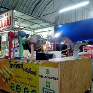 หน้าร้าน ผัดไทยกุ้งสด-หมูกรอบ ❌️ร้านใหม่❌️เจ้าเก่าข้าง123ผับ