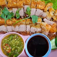 ชิมเพลินต้มเลือดหมู