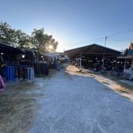 ตลาดนัดม่าหนิก