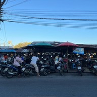 ตลาดนัดม่าหนิก