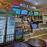 บรรยากาศ Thai-Denmark Milk Land สีลมคอมเพล็กซ์