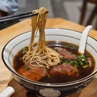 เมนูของร้าน Lenu Chef Wai's Noodle Bar Sentosa