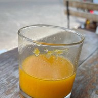 SIX O'CLOCK Breakfast & coffee