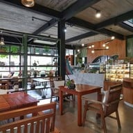 Tree Tales Cafe พัทยา นาเกลือ
