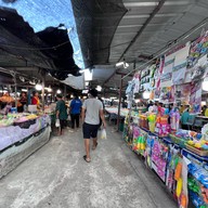 ตลาดนัดม่าหนิก