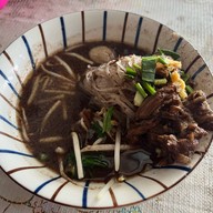 เมนูของร้าน ก๋วยเตี๋ยวครูเงาะ