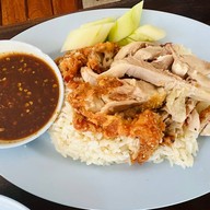 บ้านนงลักษณ์ข้าวมันไก่