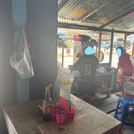 ก๋วยเตี๋ยวครูเงาะ