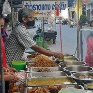 ข้าวราดแกงเจ๊ตุ้ม