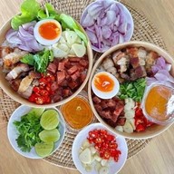 ทะเลบ้านเราซีฟู้ด ข้าวหน้าโคตรปู ข้าวไข่ข้นปู ข้าวคลุกพริกเกลือสูตรจันท์ กระเพราปู