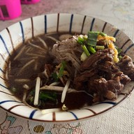 เมนูของร้าน ก๋วยเตี๋ยวครูเงาะ