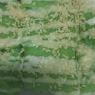 น้ำเพชร น้ำพลอย ผลไม้สด หน้าเซเว่นรถผลไม้สีแดง