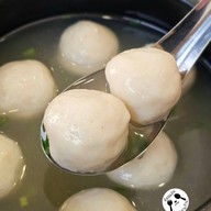 เมนูของร้าน A JUNG Fish Ball • อจัง ฟิชบอล (ชื่อเดิม สอาด ลูกชิ้นปลา) ถนนบรมราชนนี