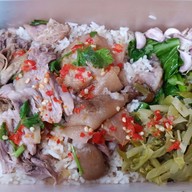 เมนูของร้าน ขาหมูนายฮ้วง