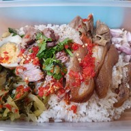 เมนูของร้าน ขาหมูนายฮ้วง