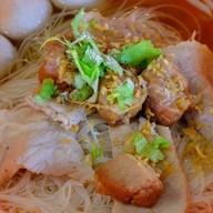 จักรพรรดิก๋วยเตี๋ยวลูกชิ้นน้ำใส โพธิ์แก้ว-ลาดพร้าว101