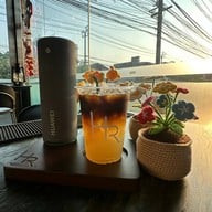 เมนูของร้าน Her Room Specialty Coffee สุขุมวิท 107 แบริ่ง 26