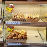 Harry House & Bakery (Soi Buakhao) Soi Buakhao