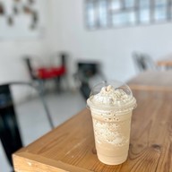 เมนูของร้าน the fresh day - santidarun charity cafe' (halal - อิสลาม) หน้าโรงเรียนสันติดรุณ