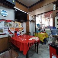 ต้นเรือน ก๋วยเตี๋ยวหมูเด้งต้มยำ กระเพราไร้น้ำมัน ตามสั่ง หมูกรอบ กาแฟ ทาวน์อินทาวน์