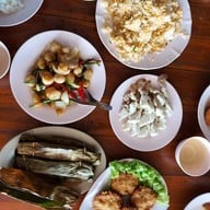 เจ๊ต่าย ปูเป็น สาขาบ้านเพ