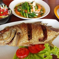 เมนูของร้าน ครัวลุงต๋า คลองวาฬ