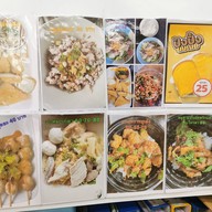 เมนู ต้นเรือน ก๋วยเตี๋ยวหมูเด้งต้มยำ กระเพราไร้น้ำมัน ตามสั่ง หมูกรอบ กาแฟ ทาวน์อินทาวน์