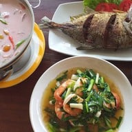เมนูของร้าน ครัวลุงต๋า คลองวาฬ