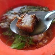 เมนูของร้าน อาหารตามสั่ง ต้มเลือดหมู ก๋วยจั๊บ PT สีคิ้ว