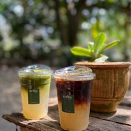 สะท้อน 2557 คาเฟ่