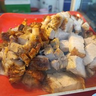 บรรยากาศ อาหารตามสั่ง ต้มเลือดหมู ก๋วยจั๊บ PT สีคิ้ว