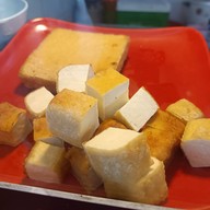 บรรยากาศ อาหารตามสั่ง ต้มเลือดหมู ก๋วยจั๊บ PT สีคิ้ว