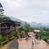 ควนนกเต้นคาเฟ่