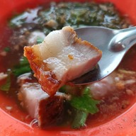 เมนูของร้าน อาหารตามสั่ง ต้มเลือดหมู ก๋วยจั๊บ PT สีคิ้ว