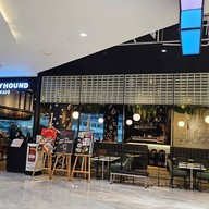 Greyhound Café EmQuartier