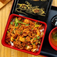 เมนูของร้าน ⭐️  อิเซไก อาหารสไตล์ญี่ปุ่นไทย 👍  สาขา1 พันท้ายฯ  [ข้าวหน้า...สไตล์ญี่ปุ่น]   ( แกงกะหรี่ ดงบุริ ทงคัตสึ เทอริยากิ ไก่ทอด ไข่ข้น  ข้าว เกี๊ยวซ่า ซูชิ สเต็ก หมูทอด ไก่ย่าง หมูย่าง ข้าวหน้าไก่ ข้าวหน้าหมู ตามสั่ง กิมจิ เกาหลี แซลม่อน แฮมเบิร์ก  ) สาขาพันท้ายนรสิงห์