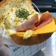 Egg drop Centerpoint Siam Square