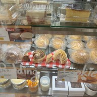 Kiki Cheesecake Saimai สายไหม