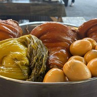 เมธา ขาหมู -กาดมณี