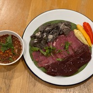 แคมป์อีสาน -