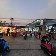 ตลาดนัดสนามบินน้ำ (ตลาดนัดหน้าวัง)
