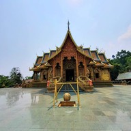 บรรยากาศ วัดพระพุทธบาทสี่รอย