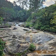 River rock cafe hill Sine 2020