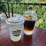 River rock cafe hill Sine 2020