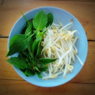 เมนูของร้าน น้องแชมป์ ก๋วยเตี๋ยวเรือตะกร้อทอง