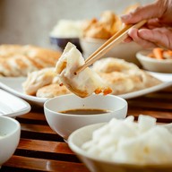 RACHA GYOZA - ราชาเกี๊ยวซ่า